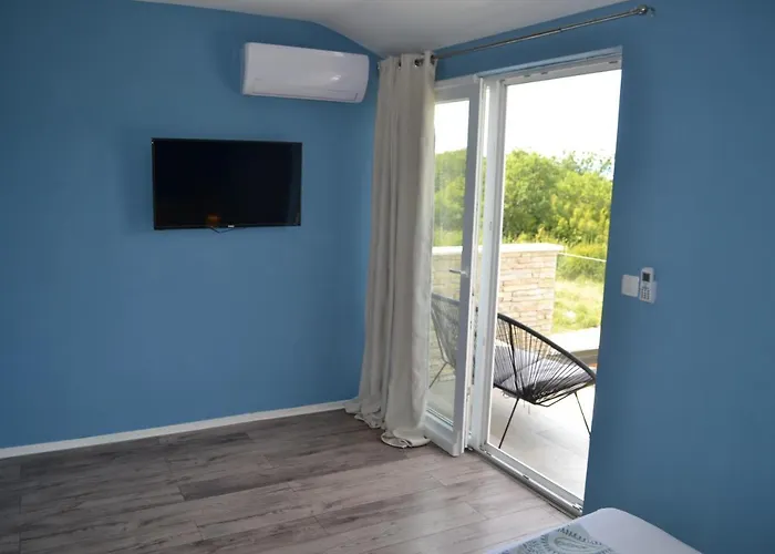 Gloria Blue 1 Malinska