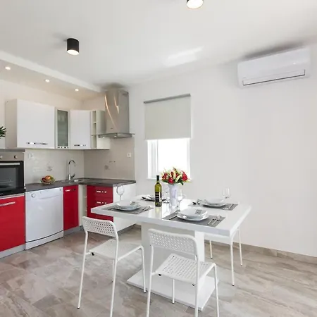 Gloria Blue 1 Malinska